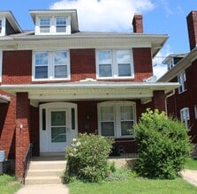 Building Photo - 537 W Jackson St