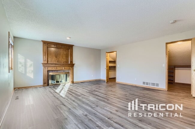 Building Photo - 4845 Orleans Ln N