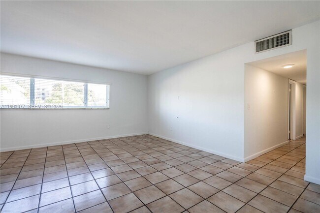 Foto del edificio - 1940 Biarritz Dr