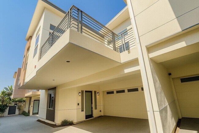 Foto del edificio - Rare 4-Bedroom Find in Redondo Beach