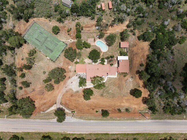 Foto del edificio - 2020 Hilliard Rd