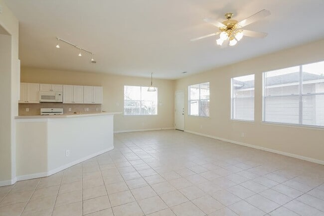 Building Photo - 16642 Village View Trl