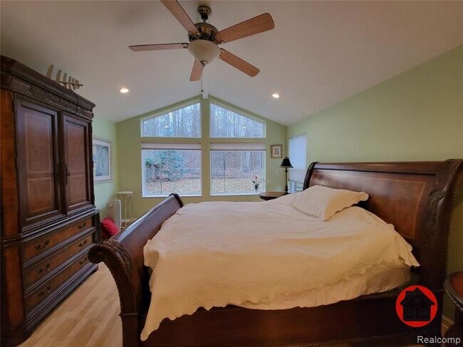 Photo - 18311 Norwich Rd House