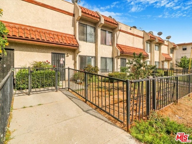 Building Photo - 11414 Budlong Ave