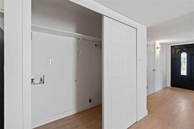 Foto del edificio - 17415 N Barker St