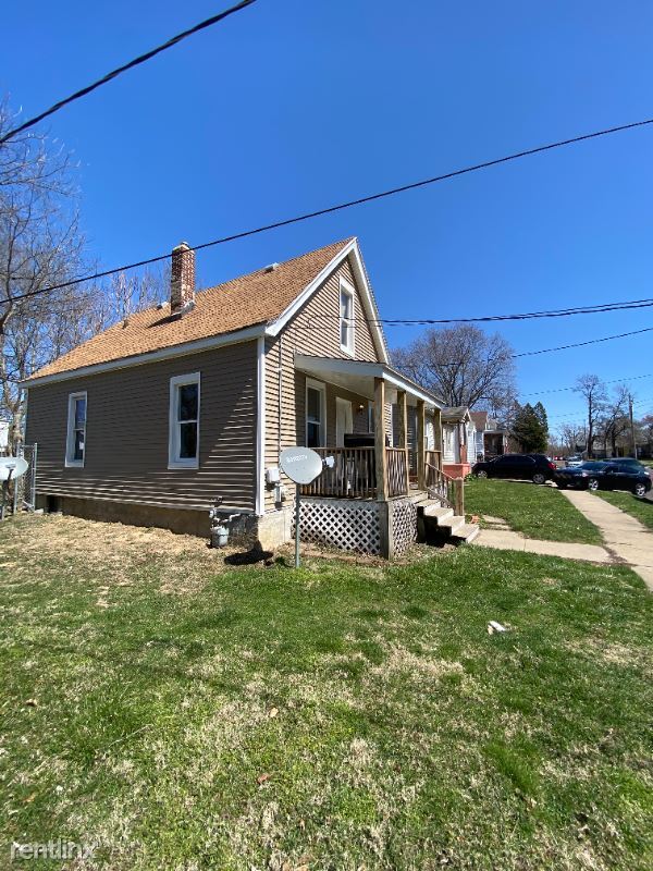 Building Photo - 318 W McClure Ave