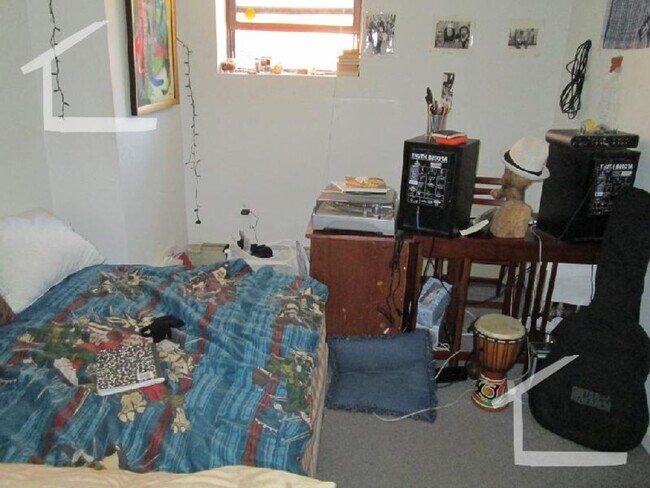 Building Photo - Nice 2 bed in South End