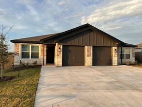 Building Photo - 5704 McGregor Ct