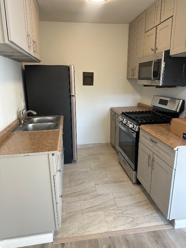 Foto del edificio - 1317 W 97th St