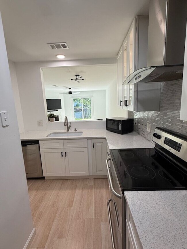 Foto del edificio - Upgraded - Woodlake Villa 49