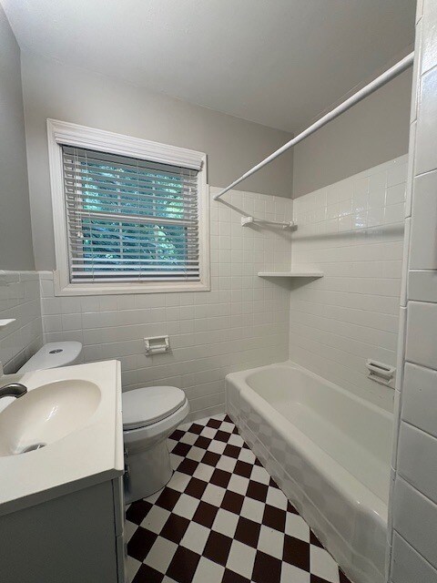 Building Photo - 629 Forest Ridge Dr