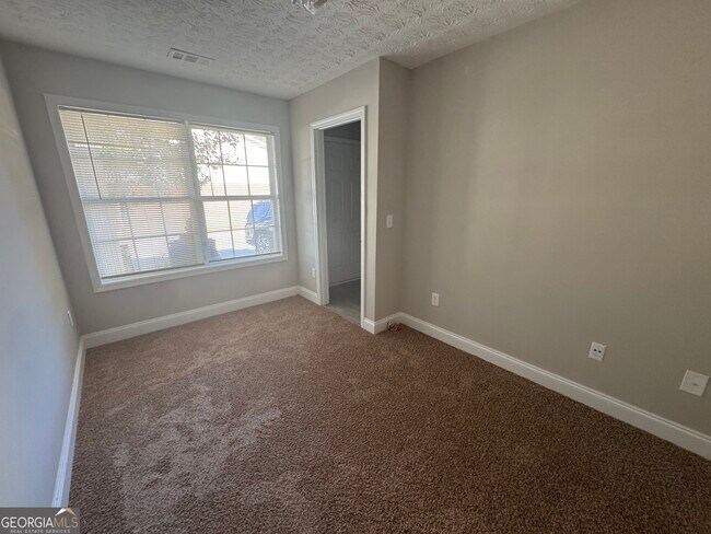 Building Photo - 222 Tara Commons Dr