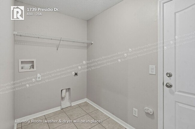 Building Photo - 1739 Presidio Dr
