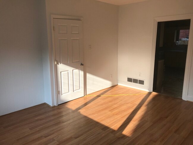 Building Photo - 27 Kosciusko Way