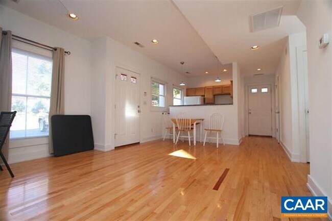 Foto del edificio - 211 5th St SW