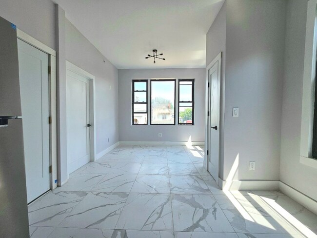 Foto del edificio - 226 Roseville Ave