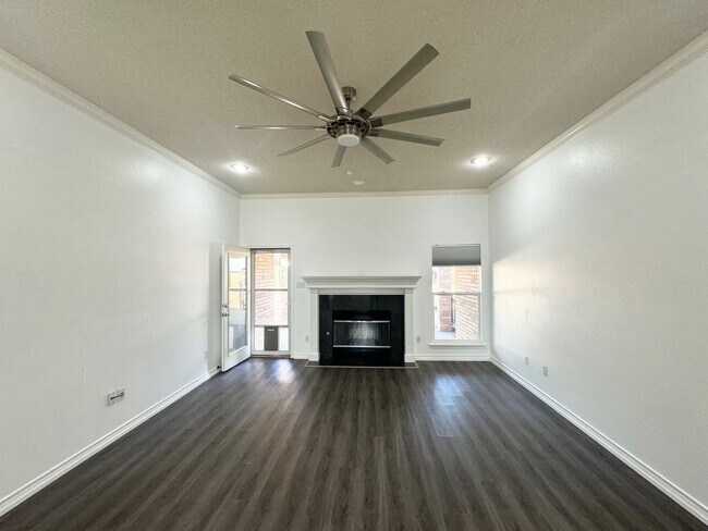 Foto del edificio - Stunning home in a desirable neighborhood!