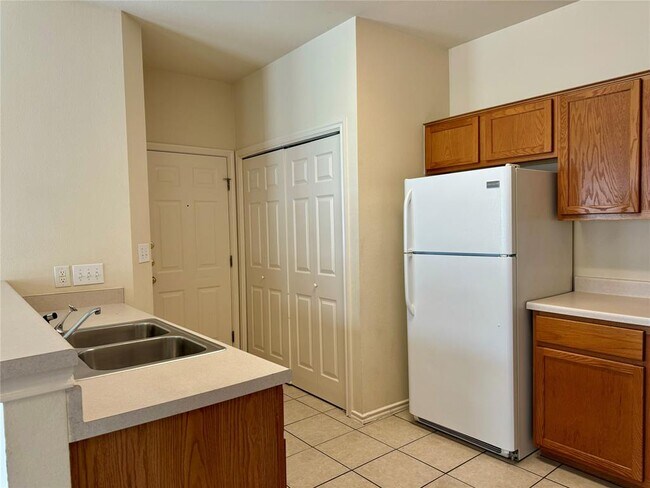Building Photo - 1717 Constantino Cir