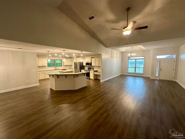 Foto del edificio - 5739 Burr St