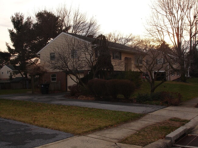 Foto del edificio - 418 Parkwynne Rd