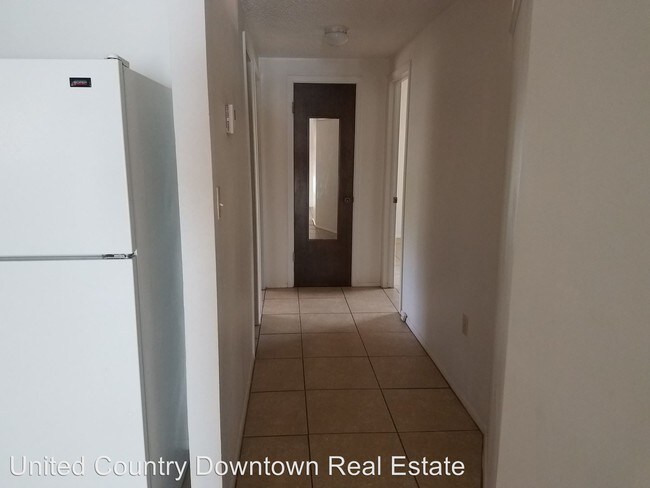 Building Photo - 2 br, 2 bath House - 1401 Suncrest Drive