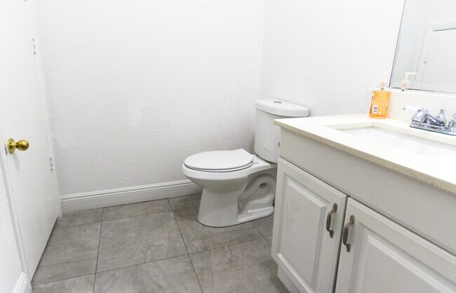 Foto del edificio - 4225 Turnberry Cir