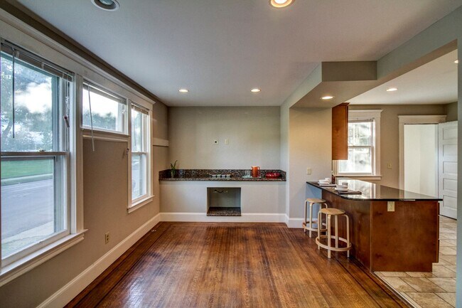 Foto del edificio - 301 5th Ave SE