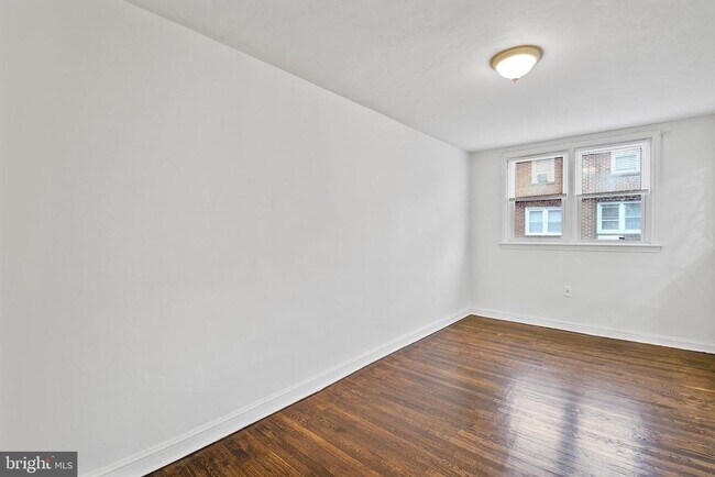 Foto del edificio - 1246 Wycombe Ave