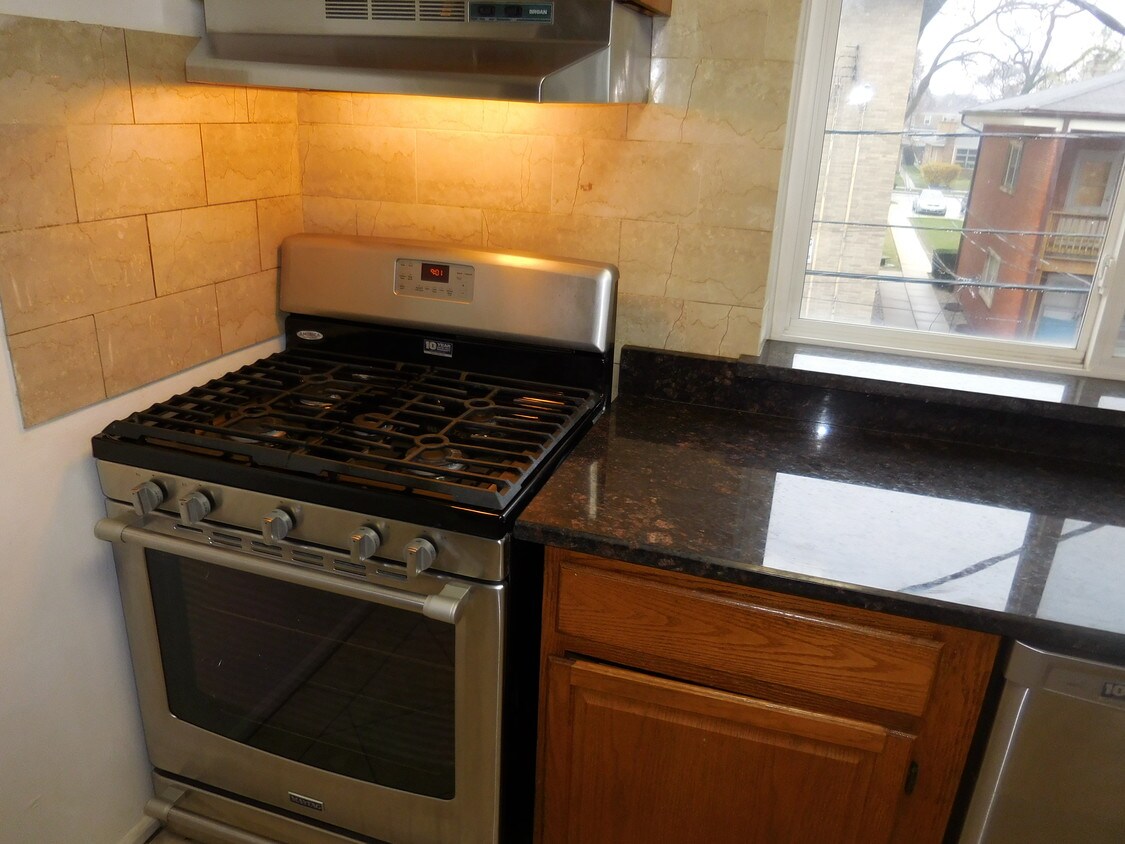 Primary Photo - 1522 N Harlem Ave