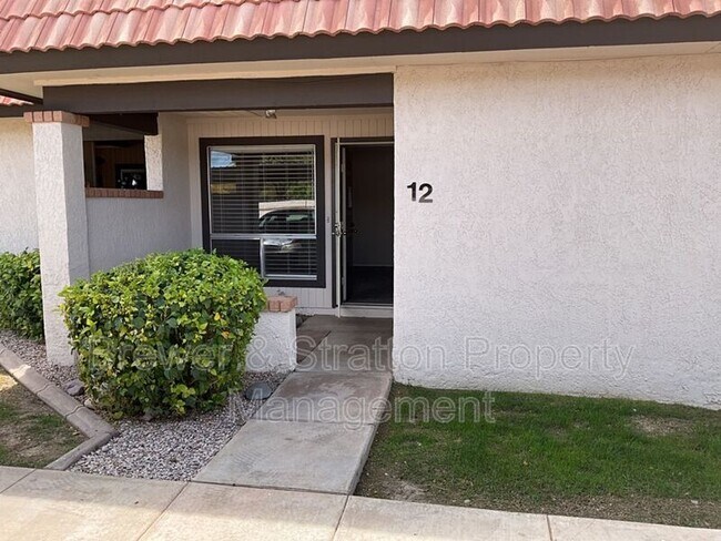 Building Photo - 195 N Cottonwood St