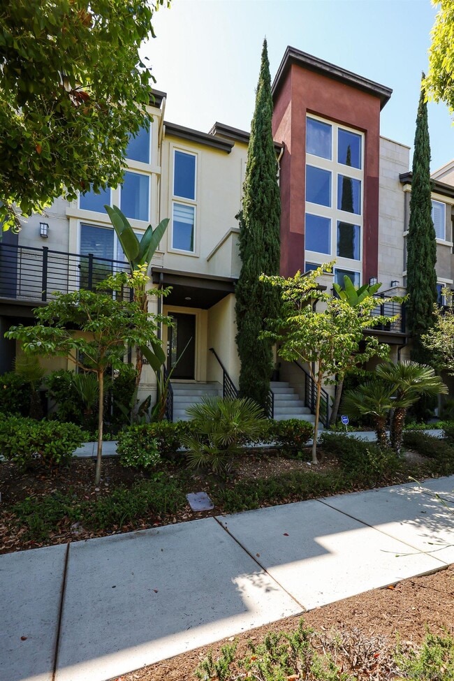 Building Photo - 2434 Via Alta