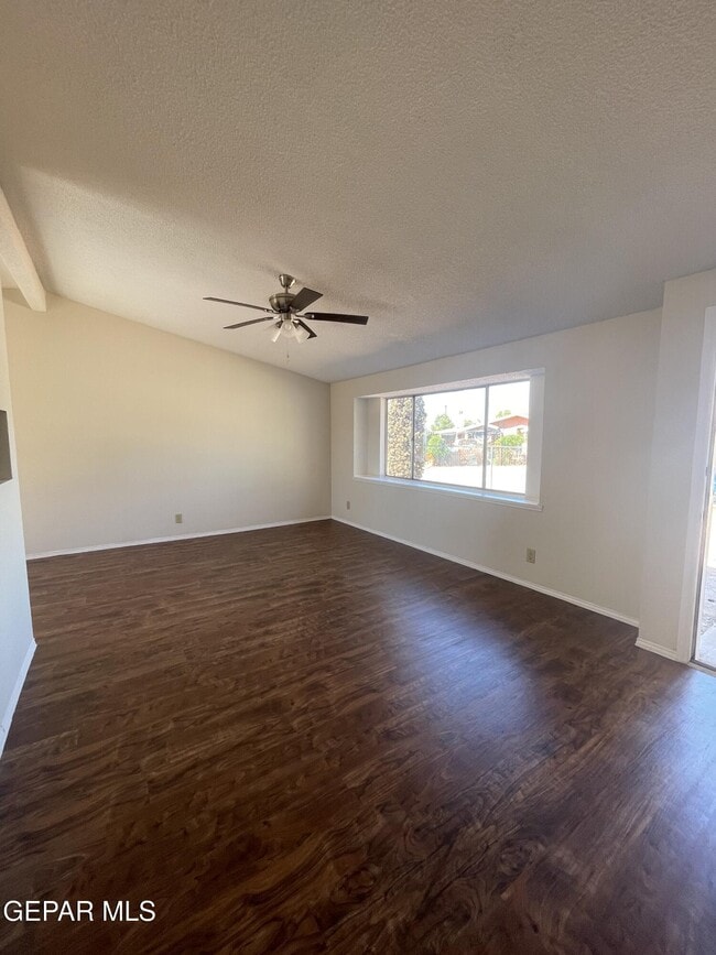 Building Photo - 1540 Raphael Cir