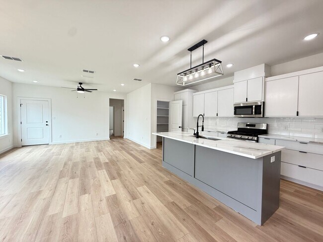 Foto del edificio - 2102 Norwich Ave