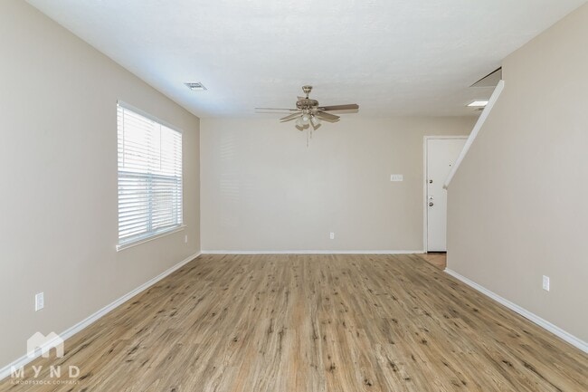 Foto del edificio - 33119 Cottonwood Bend