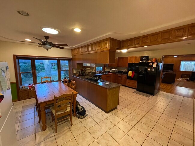 Foto del edificio - 2031 NW 8th Pl