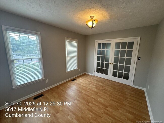 Foto del edificio - 5617 Middlefield Pl