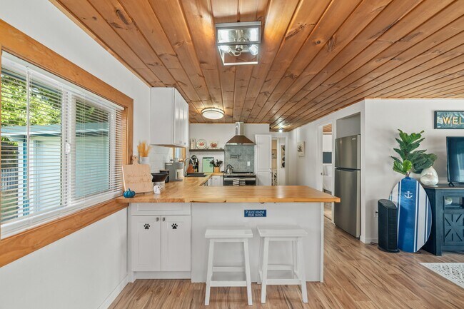 Building Photo - 2316 S Pleasant Dr