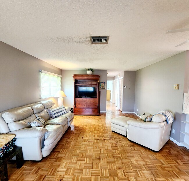 Foto del edificio - 3397 Christopher St