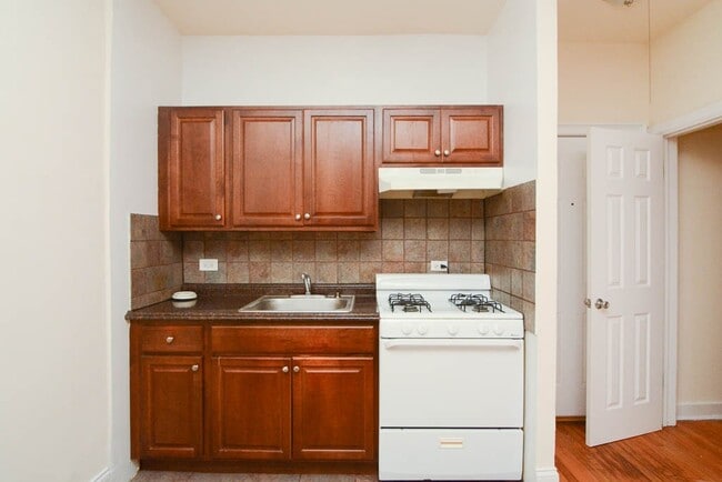 Building Photo - 2737 N Spaulding Ave