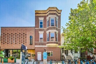Building Photo - 3151 N Southport Ave