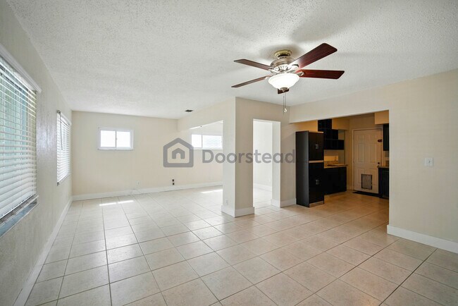 Foto del edificio - 760 86th Ave N