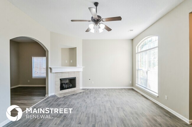 Foto del edificio - 10092 Mill Hill Ave