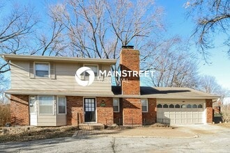Building Photo - 2300 NW 85th Terrace