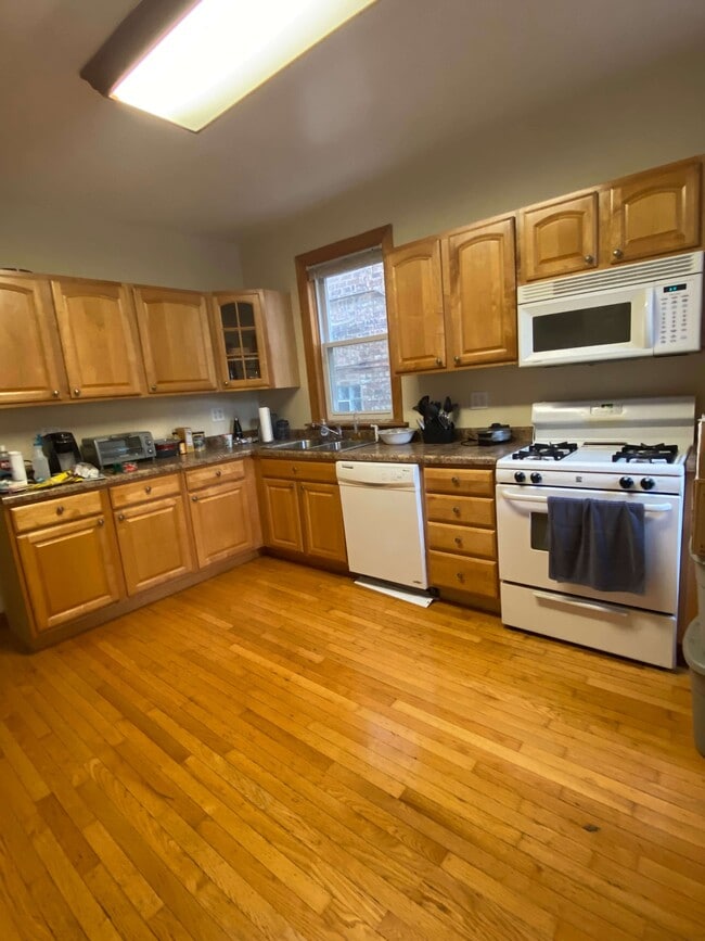 Foto del edificio - 3441 N Ridgeway Ave