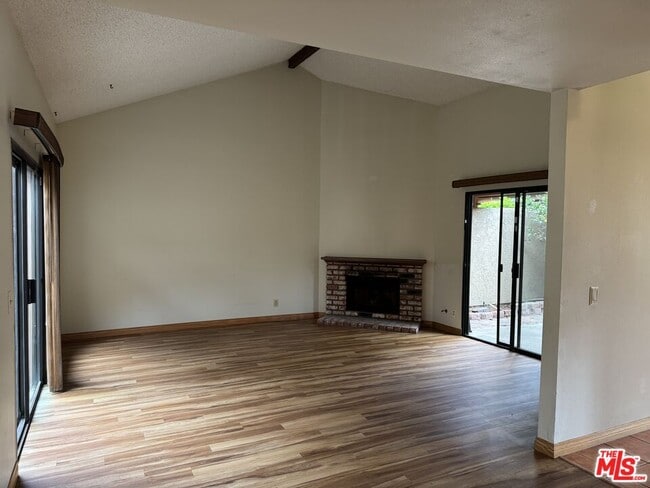 Foto del edificio - 3635 Via Pacifica Walk