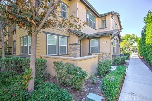 Foto principal - 16001 Chase Rd