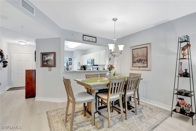 Building Photo - 7811 Regal Heron Cir
