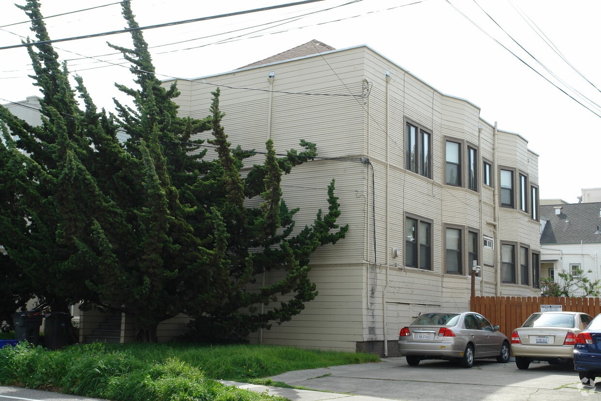 Primary Photo - 2010 Channing Way