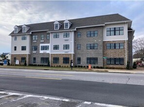 Building Photo - 116 Waverly Ave