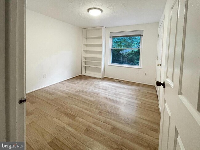 Building Photo - 1115 Riva Ridge Dr